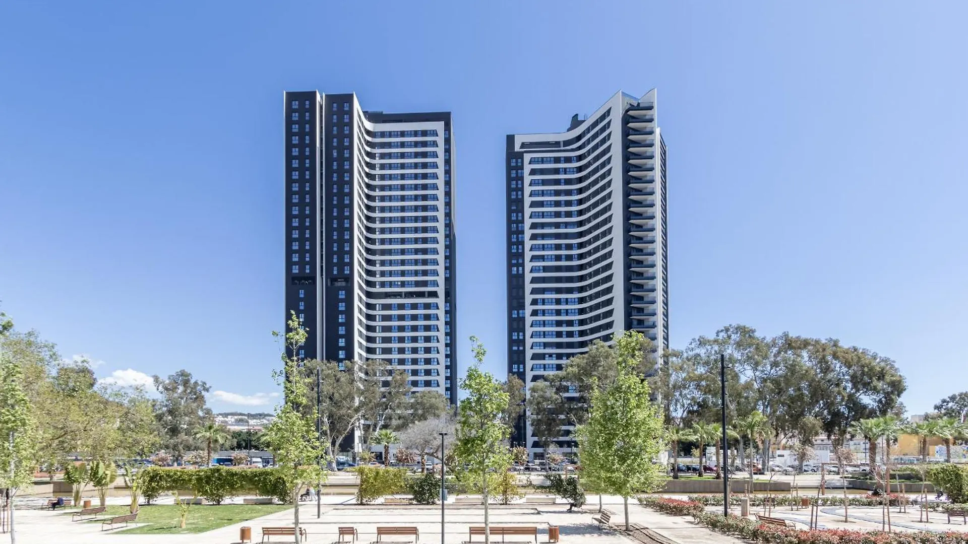Malaga Skyline 4 Pool & Parking Free 빌라 0*,  스페인