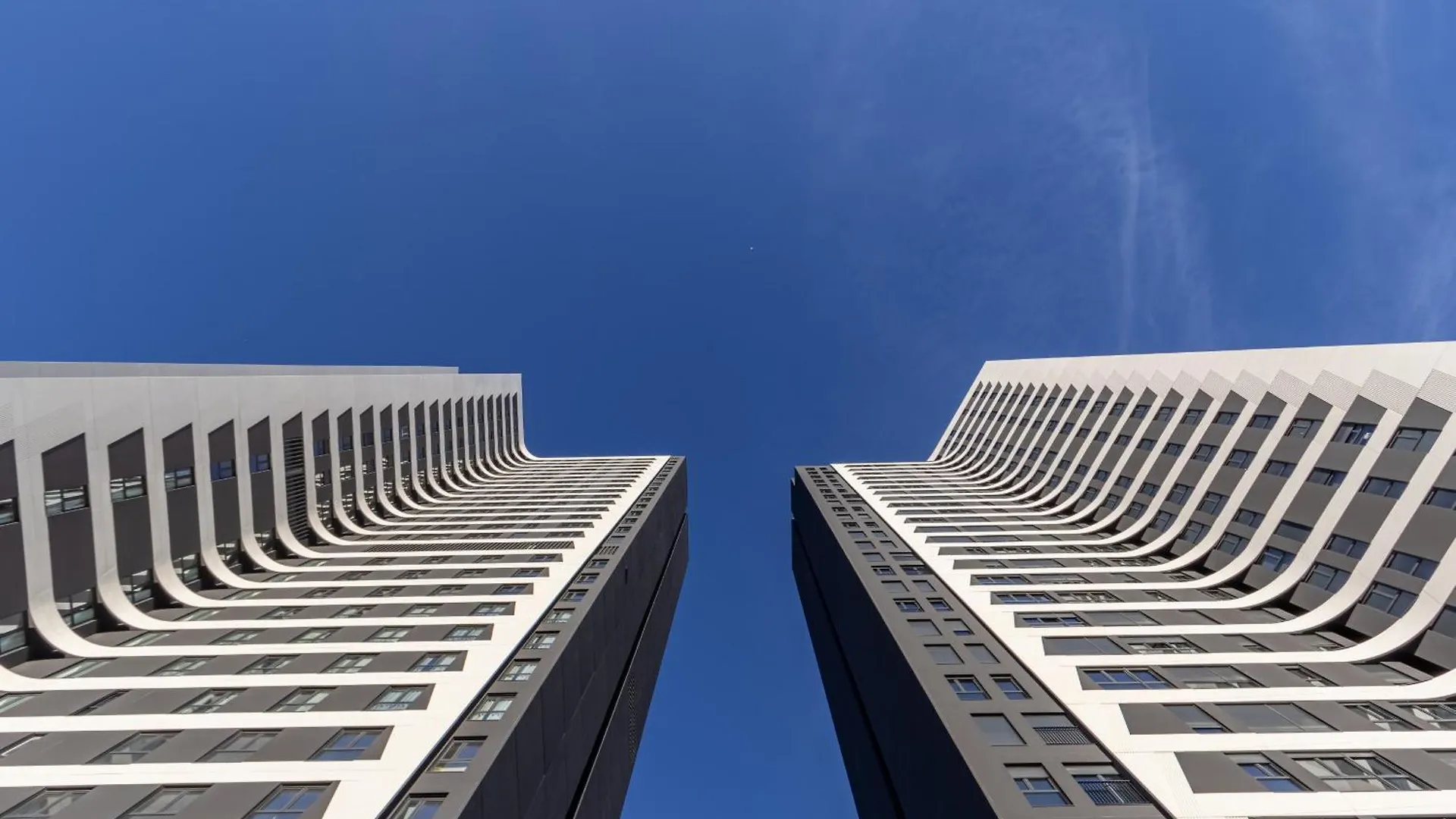 Malaga Skyline 4 Pool & Parking Free 빌라 펜션